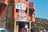 Affiches de protestation apposées à l’église « Prince de la Paix » à Ighzer Amokrane : « Où sont les droits de l’homme en Algérie ? », « Non aux fermetures injustes d’églises », « Abrogation de la loi de 2006 ». (msn)