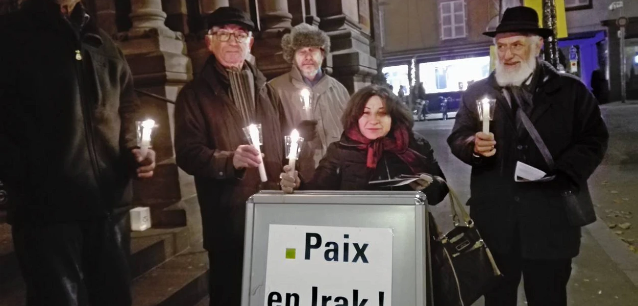 La veillée silencieuse à Strasbourg avec Jean-Daniel Peter (à droite). (csi)
