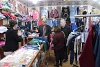 En achetant les habits sur place, nous pouvons aider doublement : les propriétaires de magasins, rentrés depuis peu de temps à Qaraqosh, peuvent relancer leur commerce. (csi)