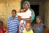 Adarju Kamba vit avec ses enfants dans un camp de réfugiés chrétiens, dans la ville de Maiduguri. (csi)