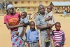 Sina, son épouse Asabe et ses quatre enfants. La famille est reconnaissante de pouvoir vivre en paix dans le camp de réfugiés de Jos. (csi)