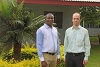 Le Père Timothy a rencontré le rédacteur en chef de CSI Reto Baliarda à Abuja. (csi)