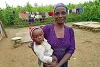 Dinatu John avec son plus jeune enfant. Sa famille essaie tant bien que mal de faire face aux conditions de vie difficiles du camp de réfugiés de Kuru. (csi)