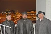 John Eibner avec deux représentants de l’Église orthodoxe russe. À l’arrière-plan, la cathédrale Basile-le-Bienheureux, près de la place Rouge. (csi)
